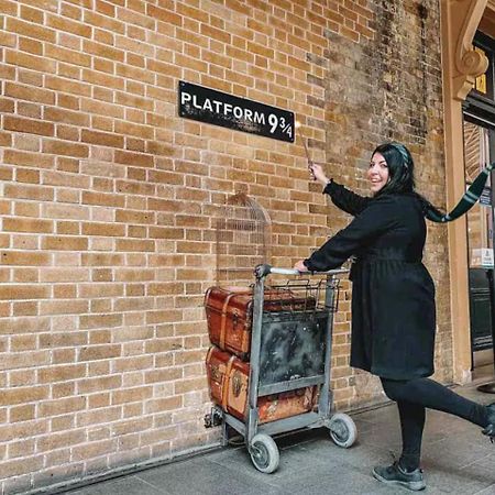 Platform 9 3/4 By Condokeeper Λονδίνο Εξωτερικό φωτογραφία